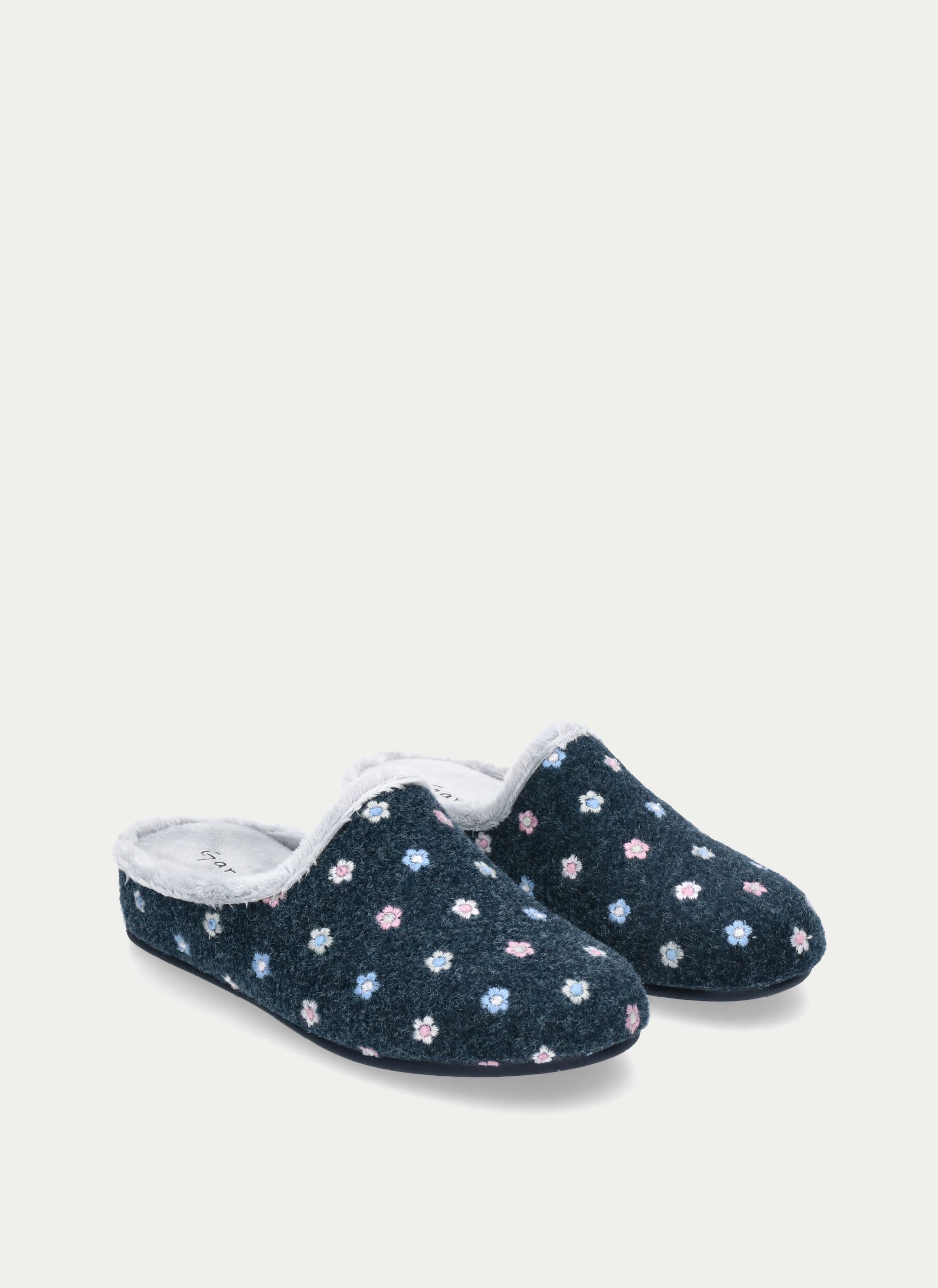 Garzón ® Ch. Picos Flowers Romi C.Media