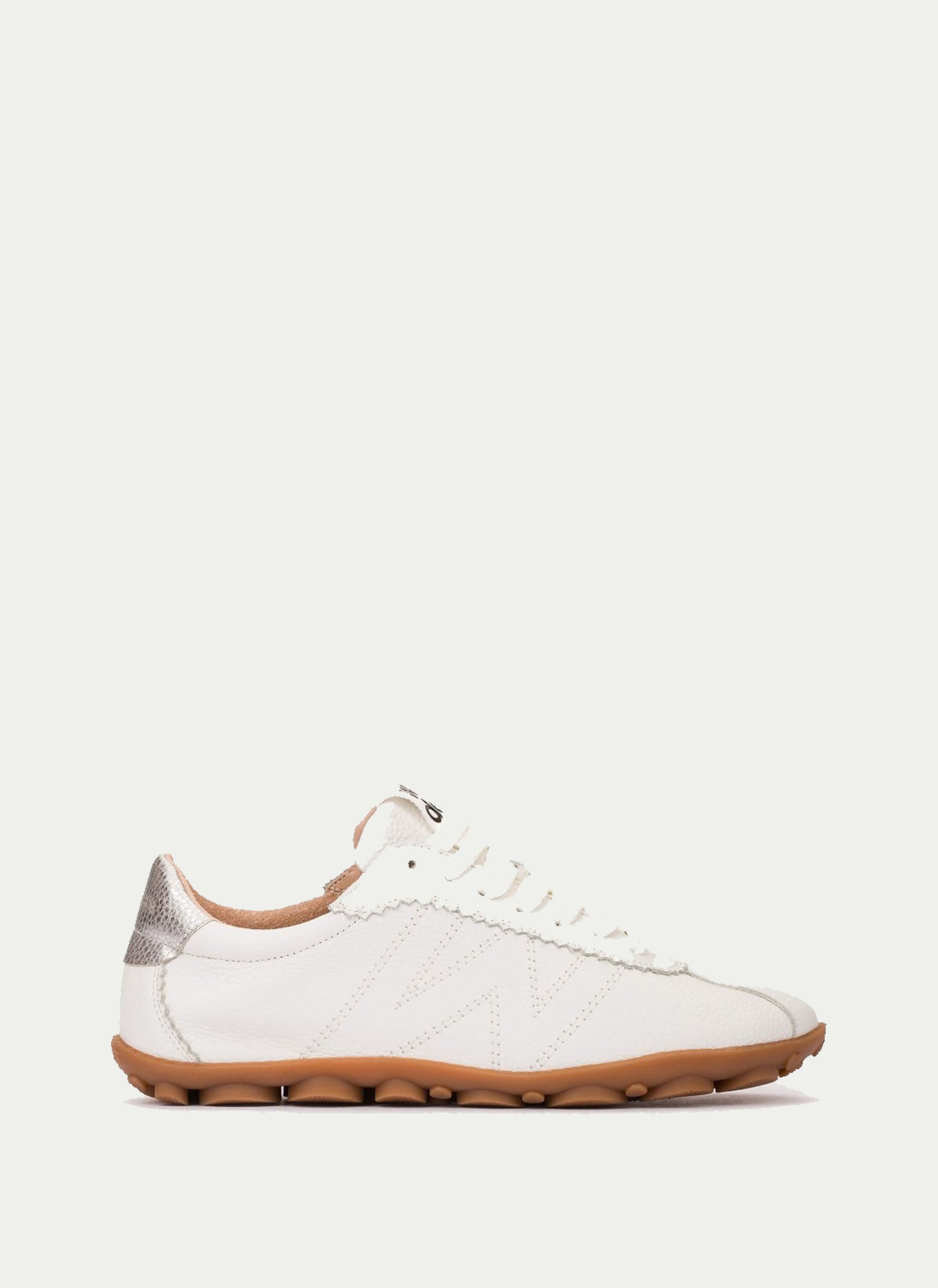 wonders ® NYSA 02. Deportiva Caramelo