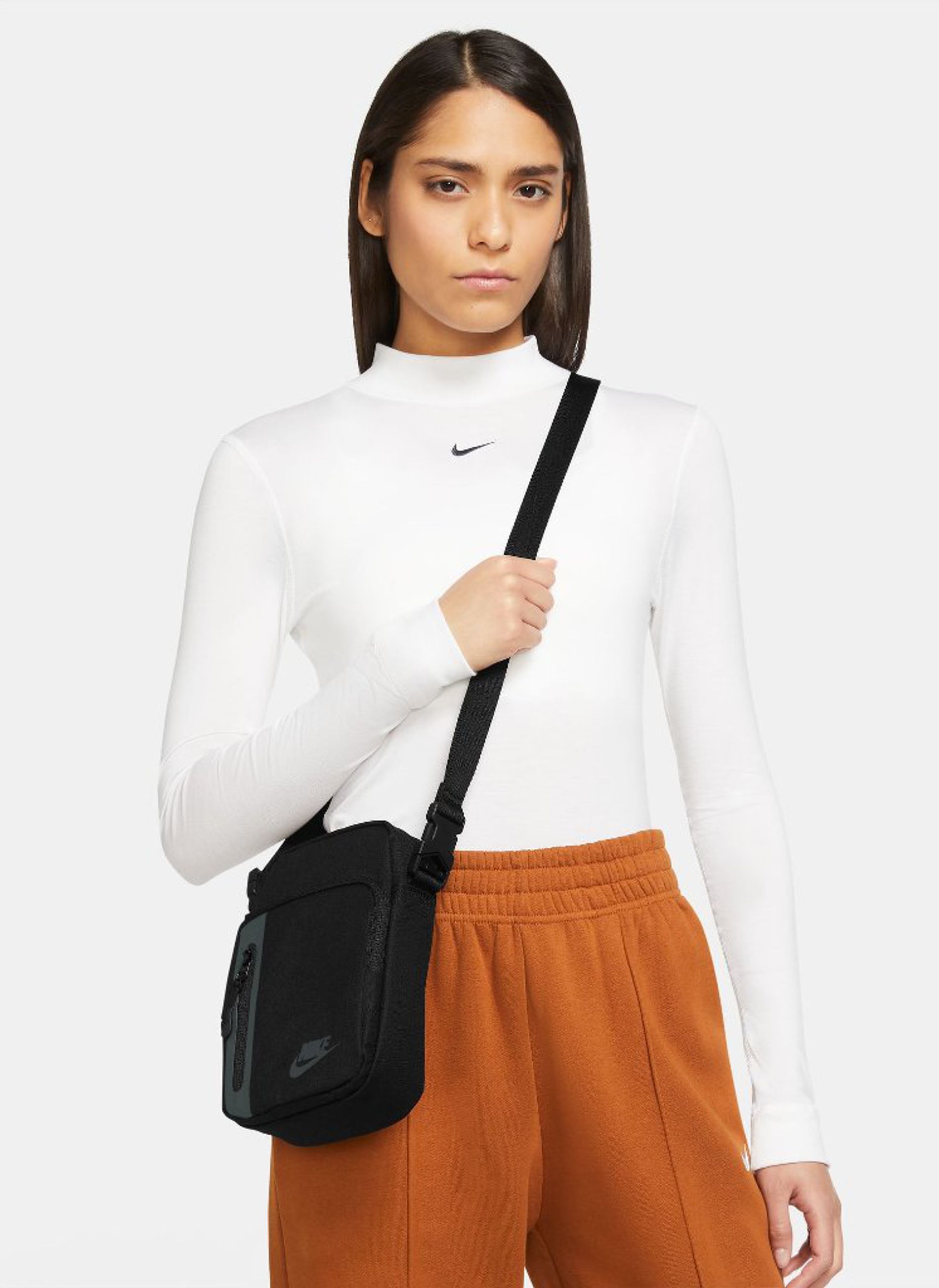 NIKE ® NK ELEMENTAL PREMIUM CROSSBODY ( 4 L. )